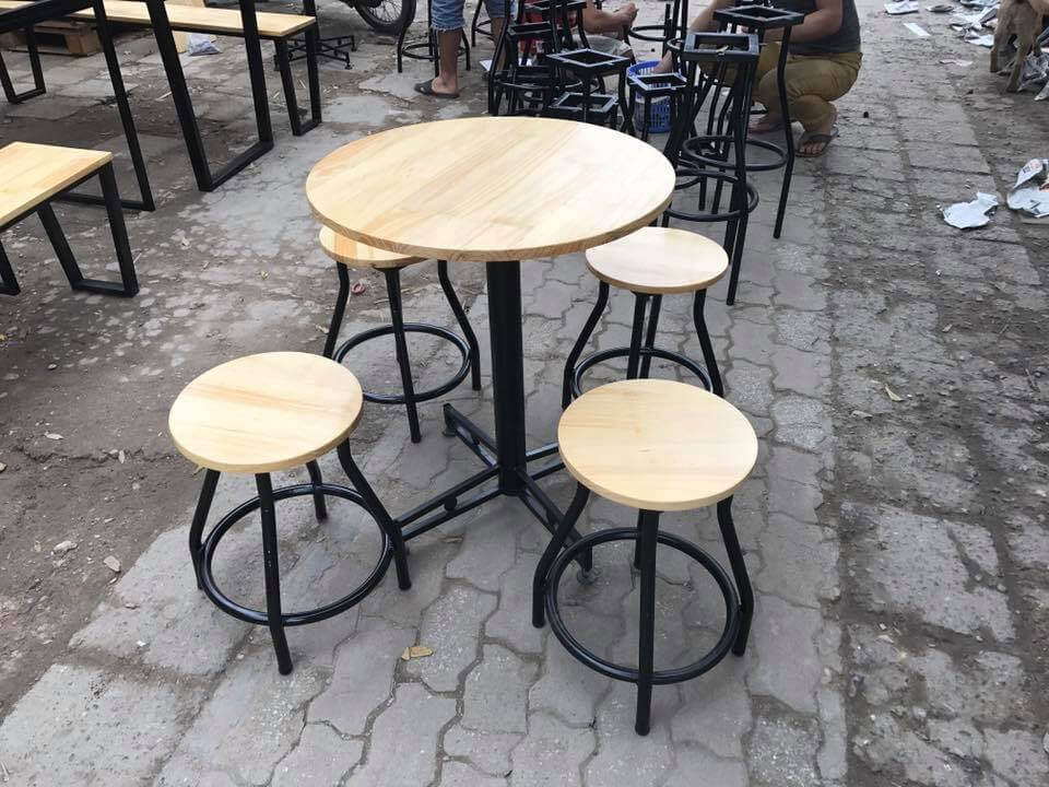 Các mẫu bàn ghế cà phê gỗ mini mới nhất 2022